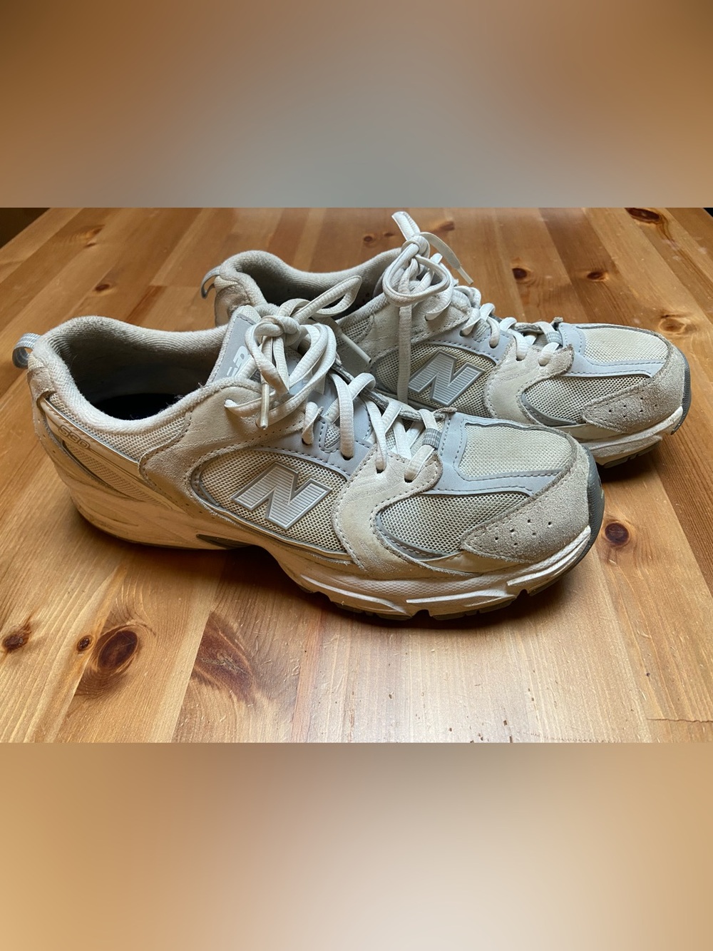 New Balnce 530s- white & grey